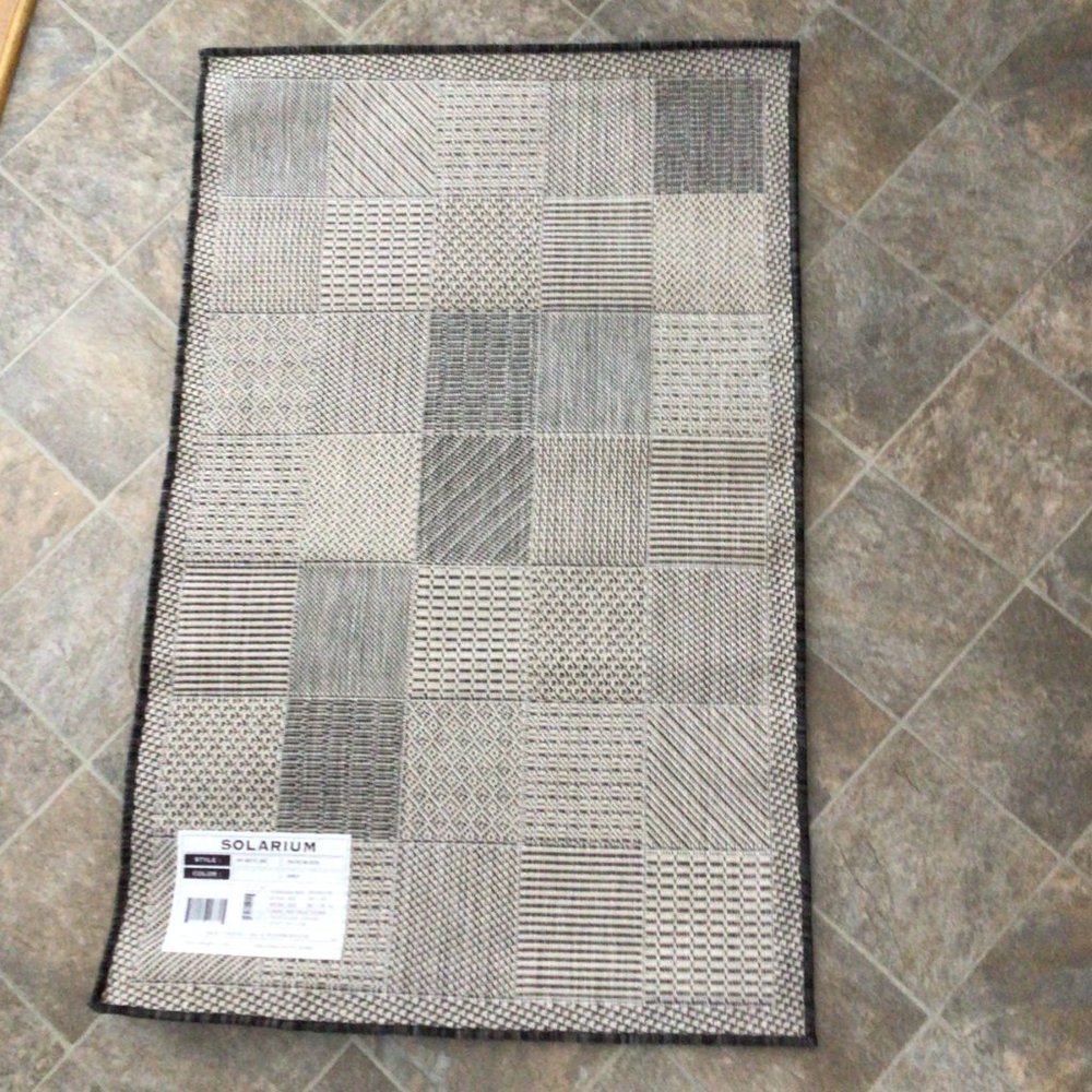 Solarium Collection Patio Indoor/Outdoor Rug NWT - Picture 4 of 7
